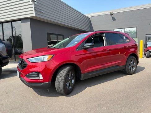 Used 2024 Ford Edge SEL w/ Sport Appearance Package AWD/4WD image 4