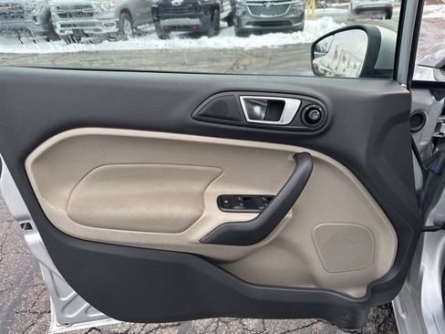 Used 2016 Ford Fiesta SE image 10
