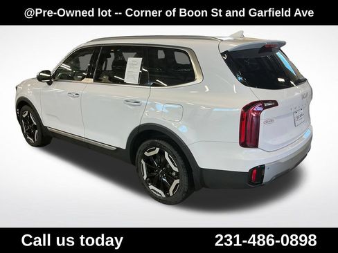 Used 2023 Kia Telluride S AWD/4WD image 3