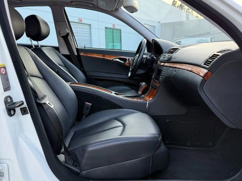 Used 2009 Mercedes-Benz E 350 Sedan image 28