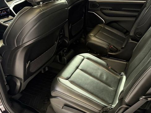 Certified 2022 Jeep Grand Cherokee L Limited w/ Luxury Tech Group II image 14