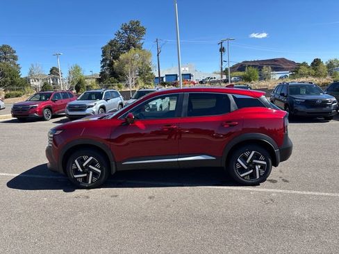 Used 2025 Nissan Kicks SV image 6