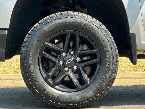 Used 2019 Chevrolet Silverado 1500 Custom Trail Boss w/ Custom Convenience Package AWD/4WD image 28