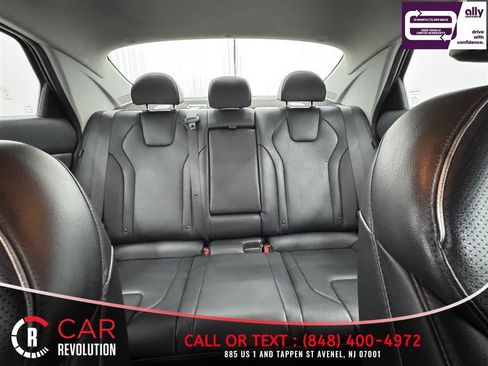 Used 2024 Hyundai Elantra Limited FWD image 15