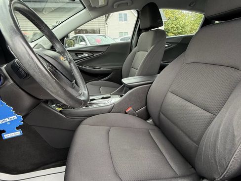 Used 2016 Chevrolet Malibu LT w/ Driver Confidence Package image 14