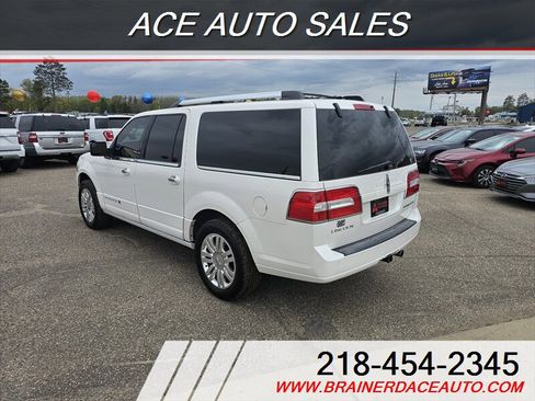 Used 2012 Lincoln Navigator L 4WD image 3