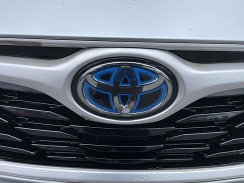 Used 2022 Toyota Highlander LE image 17