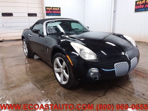Used 2006 Pontiac Solstice Convertible w/ Premium Package image 1
