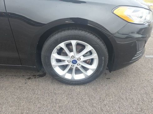 Used 2020 Ford Fusion SE image 4