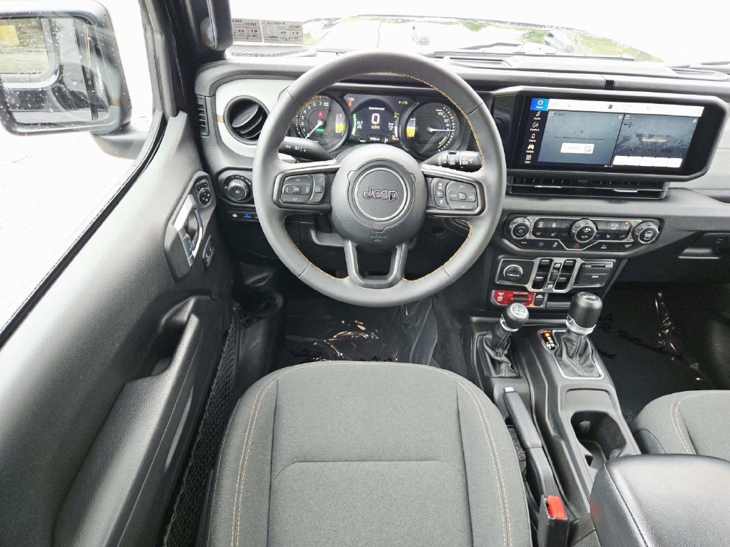 Used 2024 Jeep Wrangler Unlimited AWD/4WD image 10