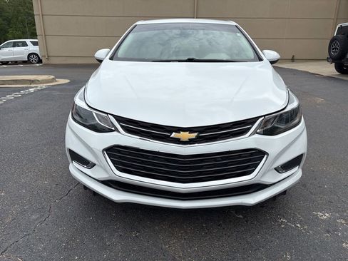 Used 2017 Chevrolet Cruze Premier FWD image 2
