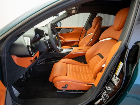 Certified 2025 Ferrari Purosangue image 9