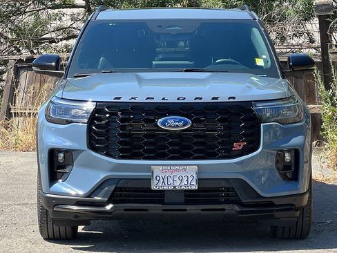 Certified 2025 Ford Explorer ST w/ Sun And Sound Package AWD/4WD image 10