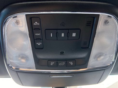 Used 2021 Jeep Grand Cherokee Trailhawk w/ Premium Lighting Group image 27