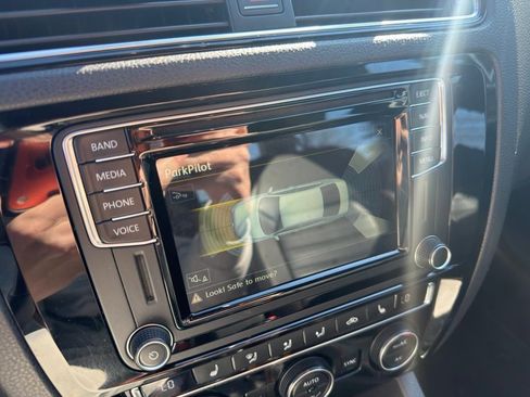 Used 2017 Volkswagen Jetta GLI image 29