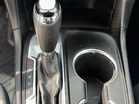 Used 2018 Chevrolet Equinox LS FWD image 22