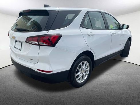 Used 2024 Chevrolet Equinox LS AWD/4WD image 15