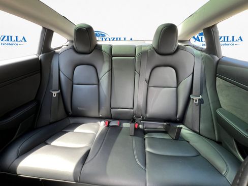 Used 2022 Tesla Model 3 Long Range image 10