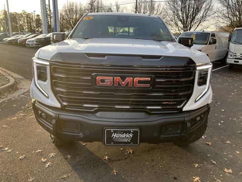 Used 2024 GMC Sierra 1500 AT4X image 3
