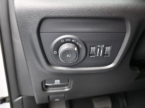 Used 2025 Jeep Grand Cherokee Limited image 30