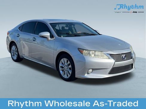 Used 2013 Lexus ES 300h w/ Luxury Pkg FWD image 1