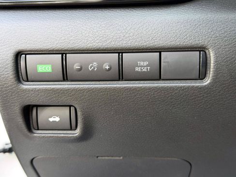 Used 2023 Nissan Sentra SV w/ SV Premium Package FWD image 20