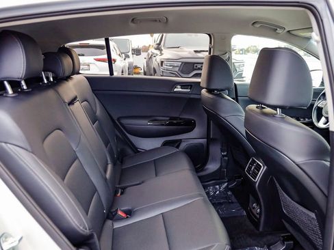 Used 2020 Kia Sportage EX image 19