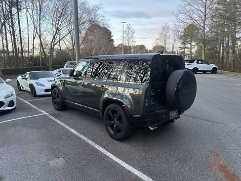 Used 2025 Land Rover Defender 110 V8 image 4