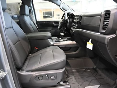 New 2026 Chevrolet Silverado 1500 LTZ w/ LTZ Premium Package AWD/4WD image 11