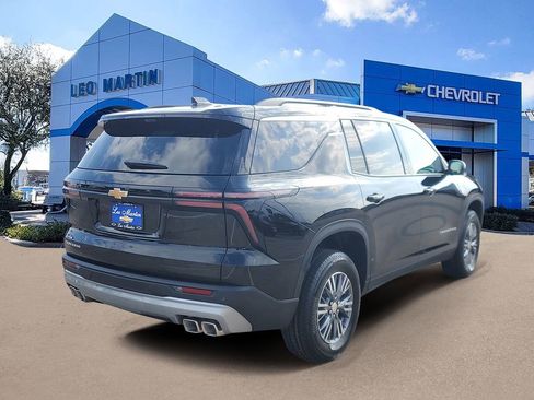 New 2026 Chevrolet Traverse LT w/ Driver Confidence Package FWD image 3