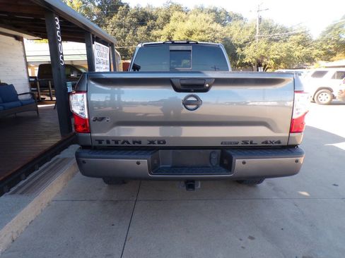 Used 2018 Nissan Titan SL w/ Midnight Edition image 7