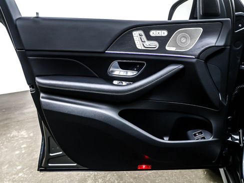 Certified 2025 Mercedes-Benz GLE 450e 4MATIC w/ Winter Package image 22