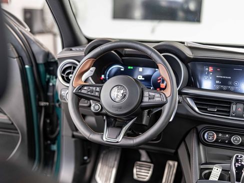 New 2025 Alfa Romeo Stelvio Sprint image 38