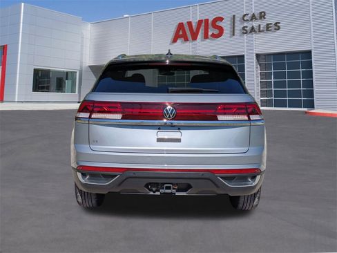 Used 2025 Volkswagen Atlas Cross Sport SE image 7