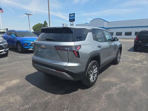 New 2026 Chevrolet Equinox LT FWD image 8