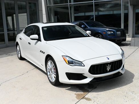 Used 2021 Maserati Quattroporte S GranSport Q4 AWD/4WD image 3