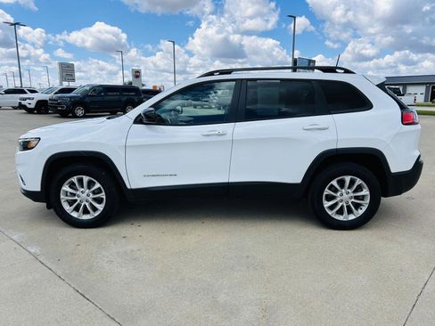 Used 2022 Jeep Cherokee Latitude Lux w/ Sun & Sound Group AWD/4WD image 33