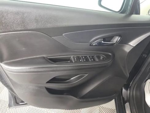 Used 2019 Buick Encore Sport Touring AWD/4WD image 10