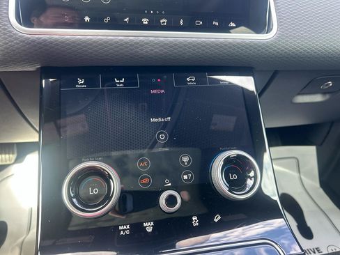 Used 2019 Land Rover Range Rover Velar S AWD/4WD image 20