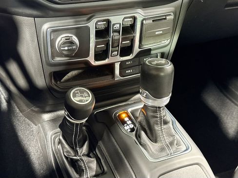 Used 2023 Jeep Wrangler Unlimited Sahara w/ Cold Weather Group image 16