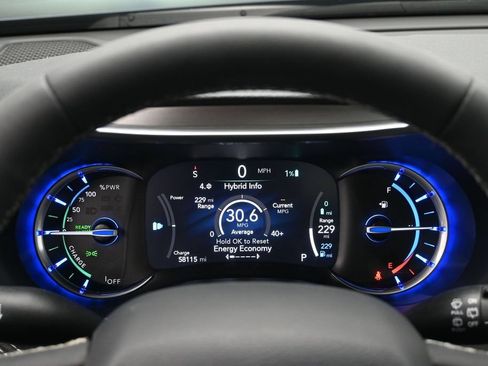 Used 2023 Chrysler Pacifica Limited w/ S Appearance Package FWD image 12