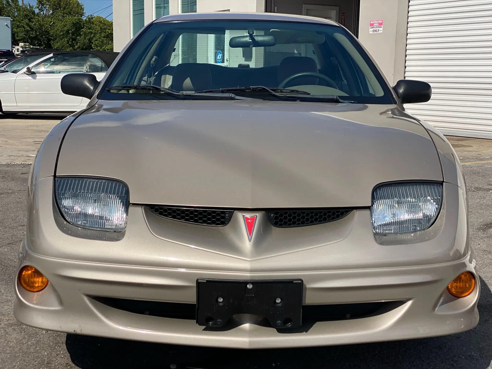 Used 2002 Pontiac Sunfire SE FWD image 7