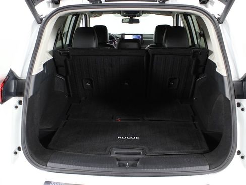Certified 2024 Nissan Rogue SL FWD image 18