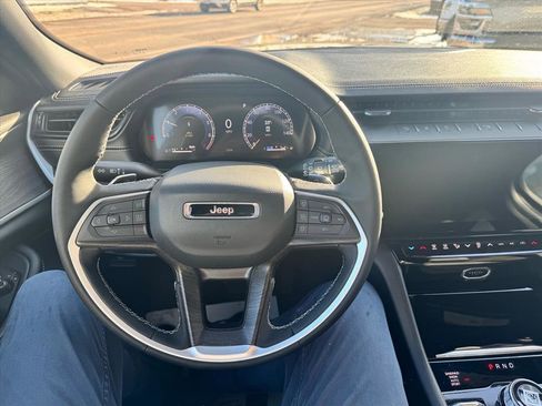 Used 2026 Jeep Grand Cherokee 4WD image 19