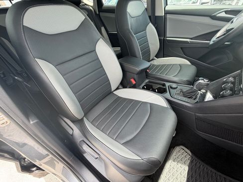 Certified 2022 Volkswagen Taos SEL AWD/4WD image 22