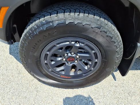 Used 2025 Nissan Frontier PRO-4X AWD/4WD image 9