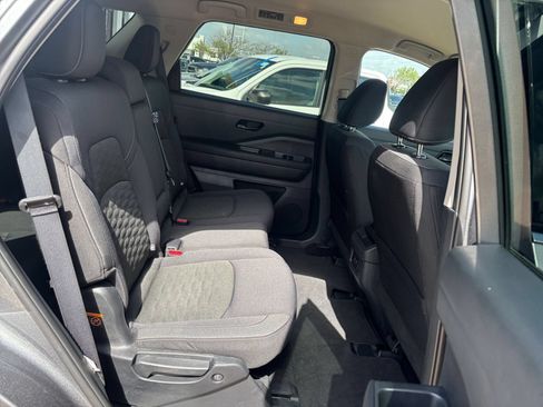 Used 2026 Nissan Pathfinder SV FWD image 28