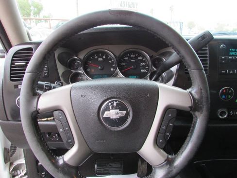 Used 2007 Chevrolet Silverado 2500 LT w/ 2LT Convenience Package AWD/4WD image 37