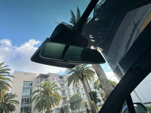 Used 2017 Tesla Model X 75D image 27