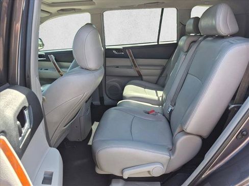 Used 2013 Toyota Highlander Limited FWD image 16